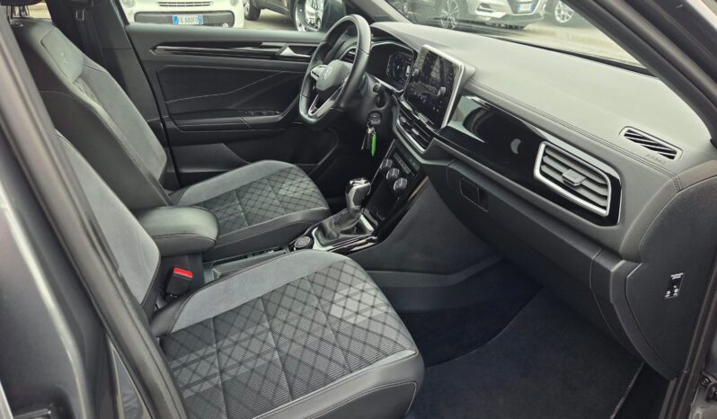 VW T-ROC 2.0 TDI SCR 150 CV DSG 4MOTION R-Line pieno